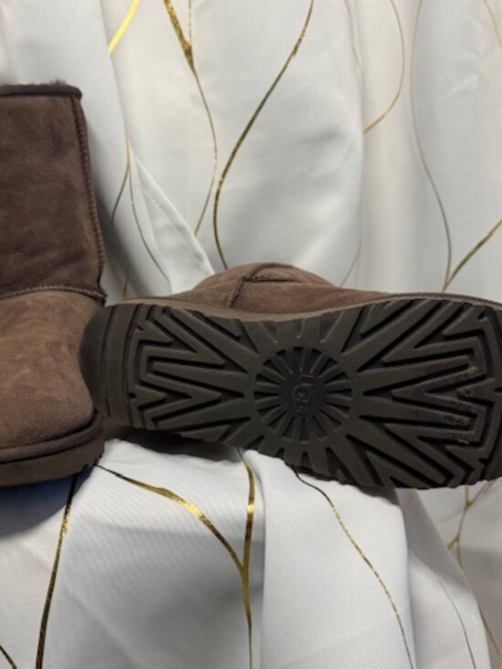 UGG Classic Short II Boots – Burnt Cedar Size 11 - Picture 2 of 4